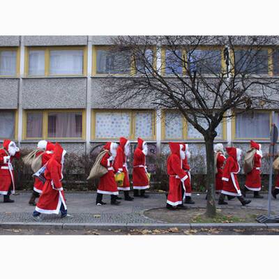 Weihnachtsmänner aus aller Welt