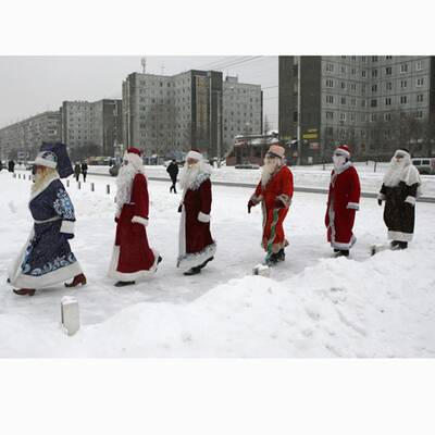 Weihnachtsmänner aus aller Welt