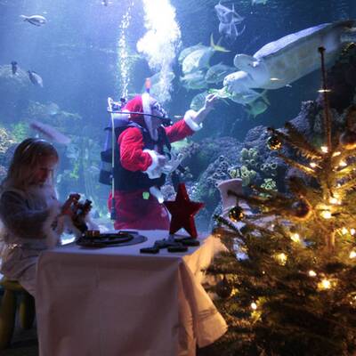 Weihnachtsmänner aus aller Welt