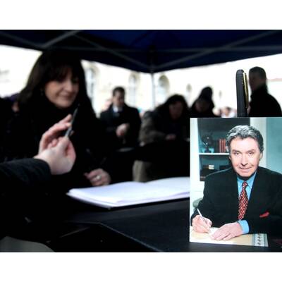 Die Aufbahrungshalle 2