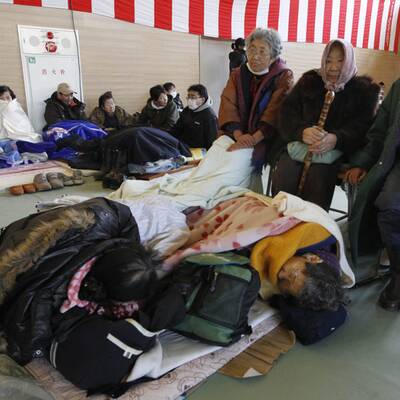 Nach der Katastrophe sind Huntertausende auf der Flucht