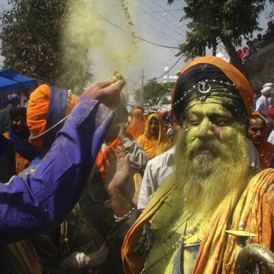 Buntes Treiben in Indien