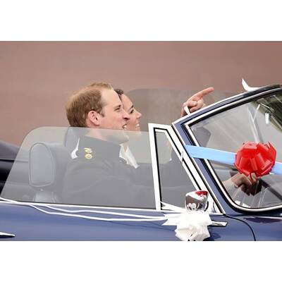 William und Kate: Abfahrt im Cabrio