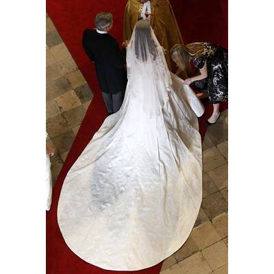 Herzogin von Cambridge: Kate in Traumkleid vor Traualtar
