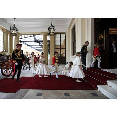 4 Brautjungfern & 2 Pagen stahlen Kate und William fast die Hochzeits-Show. 