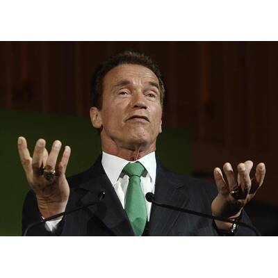 Arnold Schwarzenegger in Wien gelandet