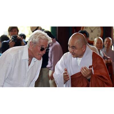 Richard Gere besuchte buddhistischen Tempel in Seoul  