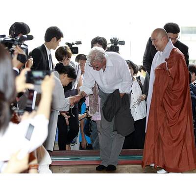 Richard Gere besuchte buddhistischen Tempel in Seoul  