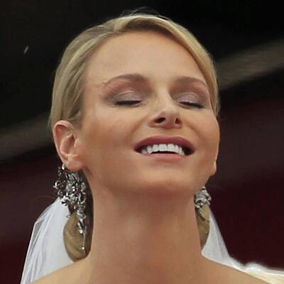 Charlene in einem Traumkleid von Armani