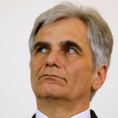 Bundeskanzler Faymann tritt zurück