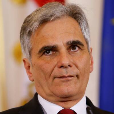Bundeskanzler Faymann tritt zurück