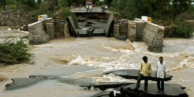 Reuters_sturm_bengalen