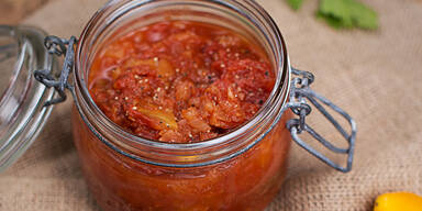 Fruchtiges Apfel Tomaten Chutney