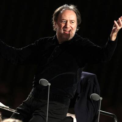 Rihanna - Queen of Downloads