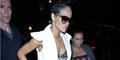 Rihanna feiert im BH
