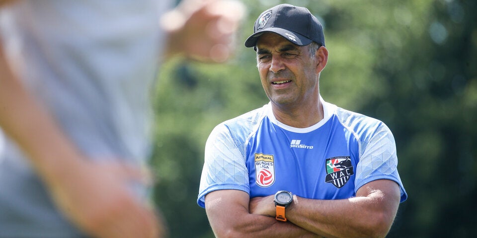 WAC-Trainer Robin Dutt beim Training