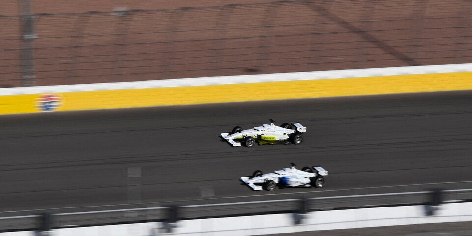 Roboterauto-Rennen mit bis zu 270 km/h