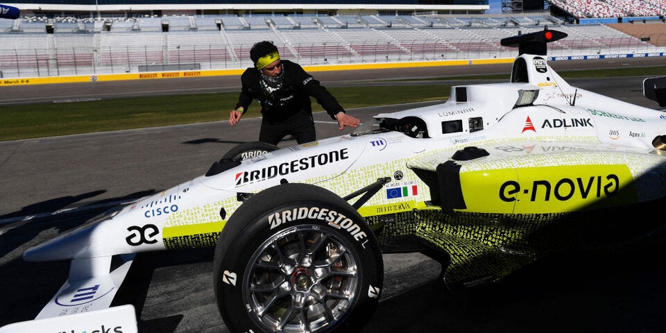 Roboterauto-Rennen mit bis zu 270 km/h