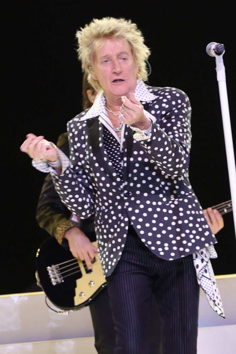 Rod Stewart ließ zum Abschied die Stadthalle schunkeln