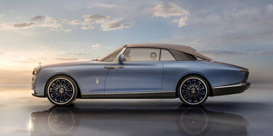 Rolls-Royce 2021 Boat Tail3.jpg
