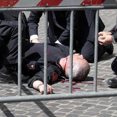 Carabieneri vor Präsidentenpalast angeschossen