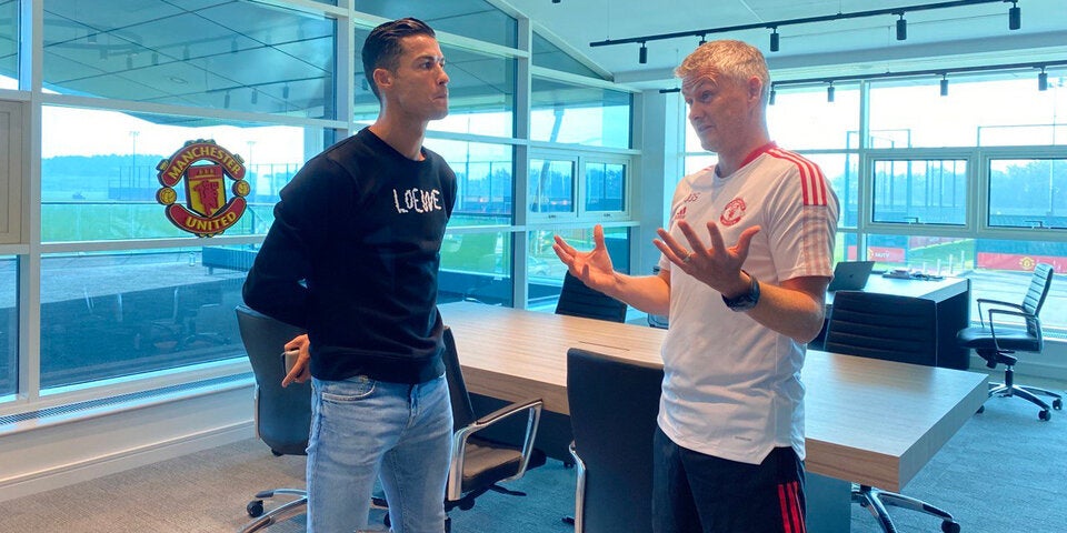 Erstes United-Training: Ronaldo fährt mit Protz-Karre vor