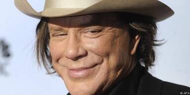 Rourke ist mit russischem Model liiert