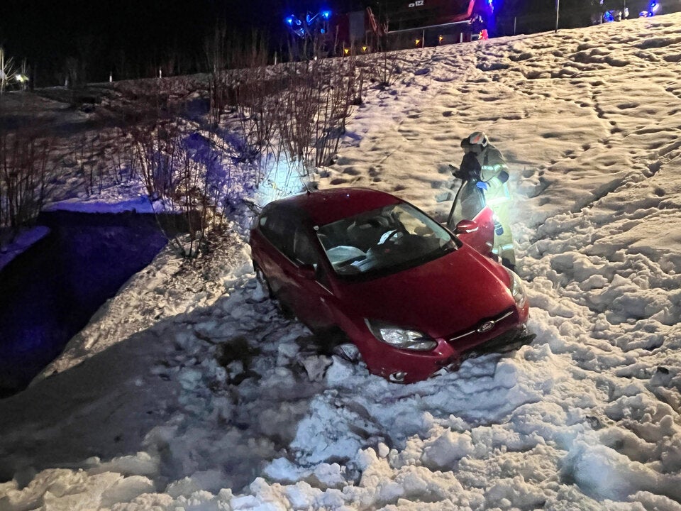 Unfall Fahrzeug abgestürzt Söll