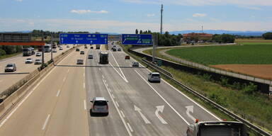 S&uuml;dautobahn A2 beim Knoten Guntramsdorf.