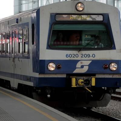 Alles steht nach Oberleitungsschaden