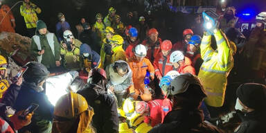 Samariterbund: 15-jähriges Mädchen aus Trümmern gerettet