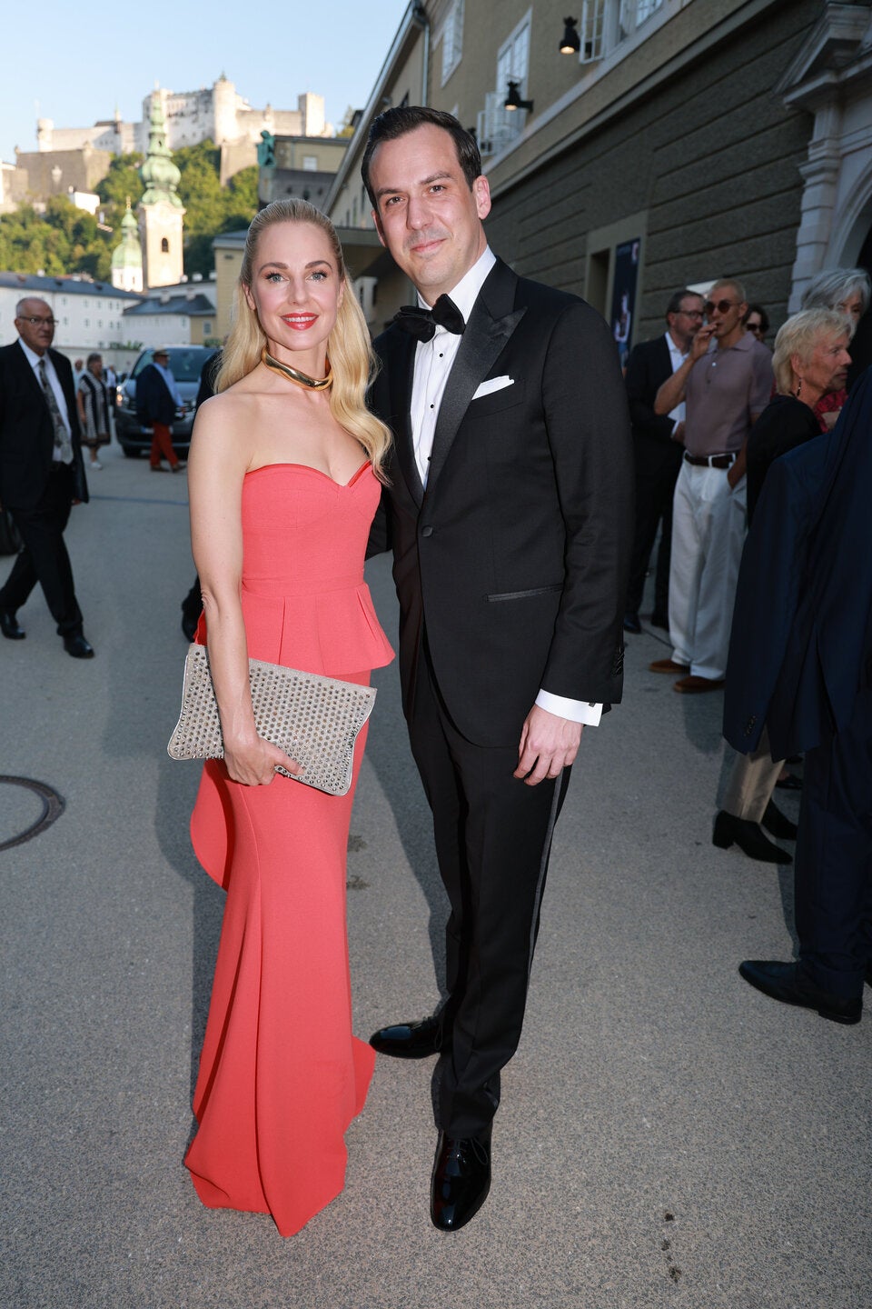 Silvia Schneider mit Begleitung