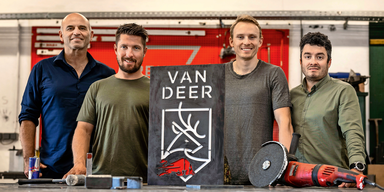 Red Bull verleiht Hirscher-Ski ab sofort Fl&uuml;&uuml;&uuml;gel