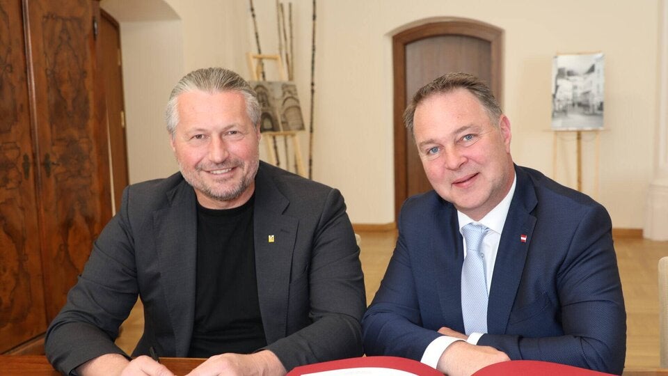 Vizekanzler Andreas Babler (re.) kommt auf Einladung von Bürgermeister Peter Molnar am 