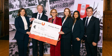 Sportunion-Adventempfang mit Scheck&uuml;bergabe durch die Landeshauptfrau