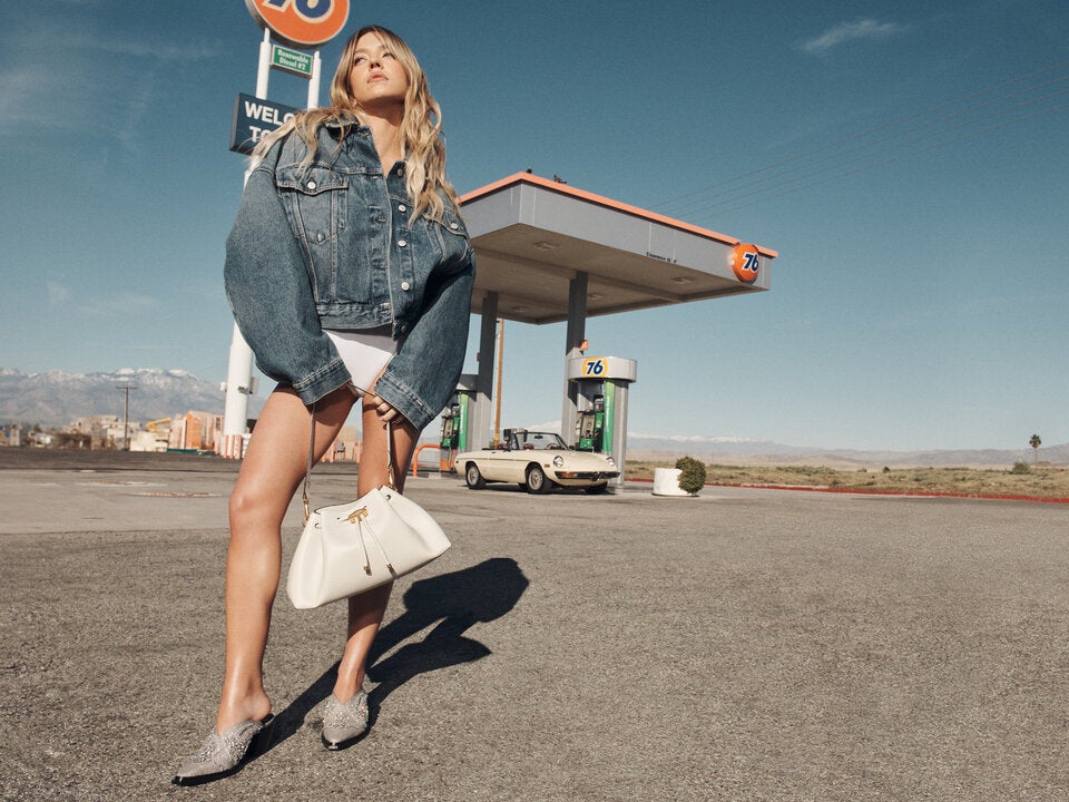 Sydney Sweeney wird für Jimmy Choo zum heißen Cowgirl