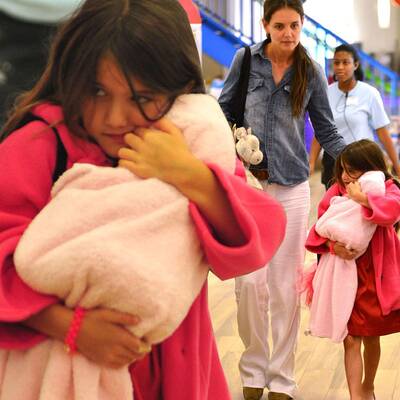 Suri Cruise & Katie Holmes gehen Puppen shoppen 