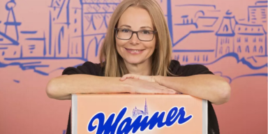 Sabine Brandl, Manner