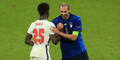 Bukayo Saka (England) und Giorgio Chiellini mit einem Handshake nach dem EM-Finale