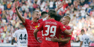 Zehn aus Zehn! Bullen knacken Startrekord