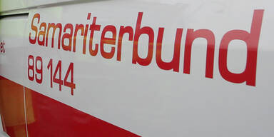 Wien: PKW kollidiert mit Krankenwagen