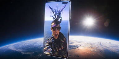 So können Sie ein Weltraum-Selfie machen