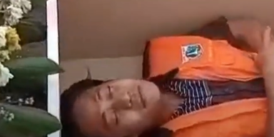 Keine Corona-Maske? Rein in den Sarg!