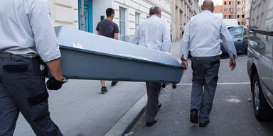 Sohn (50)  ersticht seine Mutter