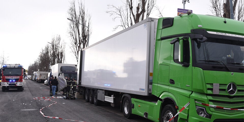 19 Flüchtlinge in Sattelschlepper!