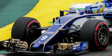 Auch Bus des Sauber-Teams attackiert