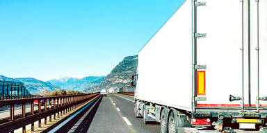 Saubere Lkw w&uuml;rden dann billiger fahren als jene mit h&ouml;heren CO2-Emissionen