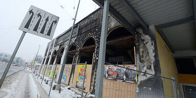 Neo-Nazis fackelten Bordelle ab