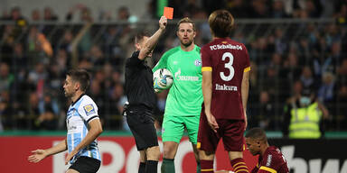 Drittligist d&uuml;piert Schalke mit 1:0-Sieg