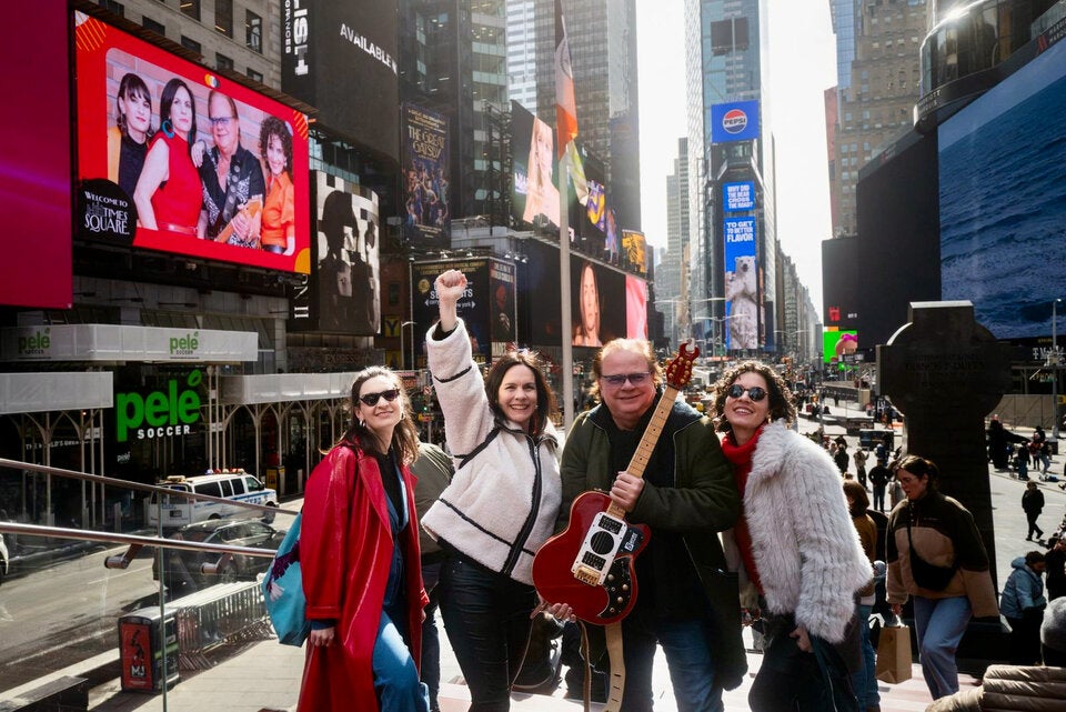 Schick Sisters mit Ewald Pfleger in New York